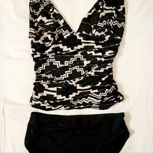 Carmen Marc Valvo Black & Champagne 2 PC Swimsuit Size 12